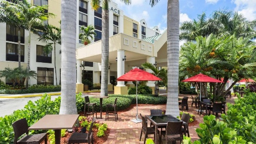 Hyatt Place Fort Lauderdale Cruise Port image 17